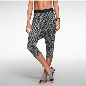 Nike TADASANA IKAT Capris Pants Training Dance S